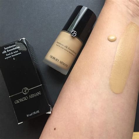 armani luminous silk foundation review.